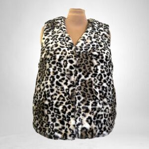 CARMEN MARC Valvo Plus Size Faux Fur Vest, NWT! Size 2X
